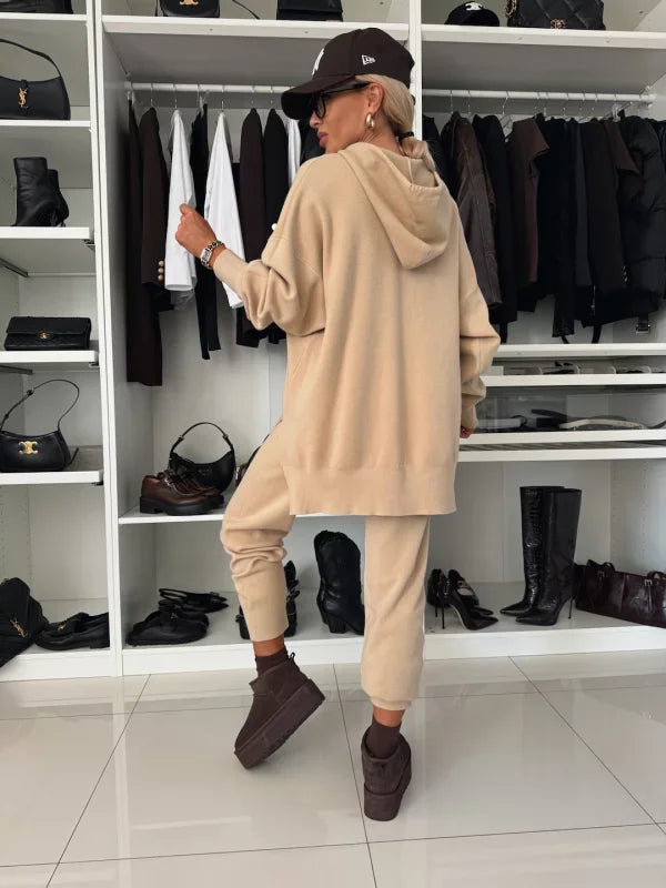 Evana | Two-Piece Women's Set with Long Sleeves, Hood, and Round Neckline