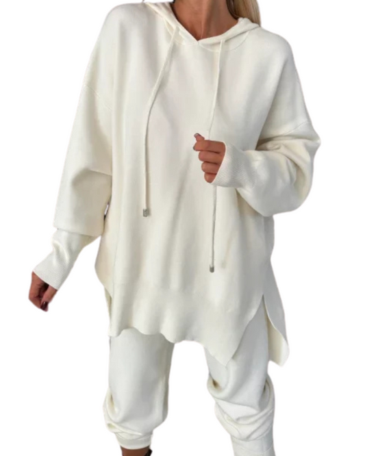 Evana | Two-Piece Women's Set with Long Sleeves, Hood, and Round Neckline