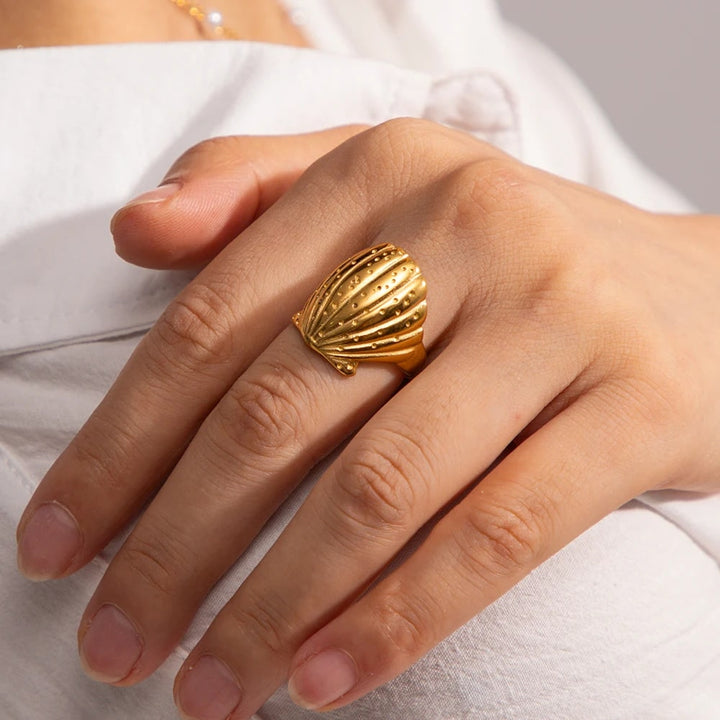 Nellie Shell Ring