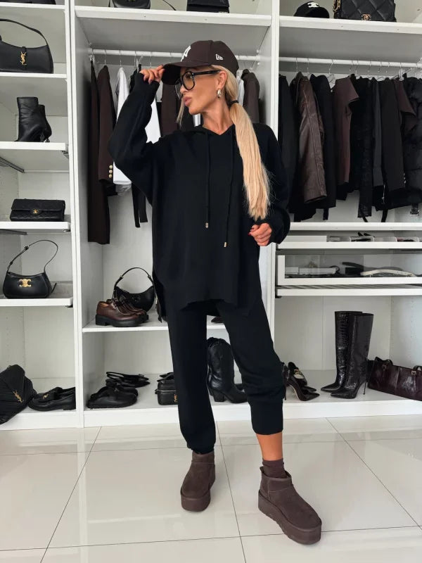 Evana | Two-Piece Women's Set with Long Sleeves, Hood, and Round Neckline