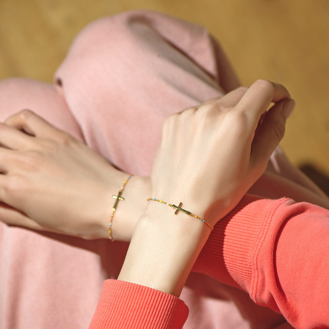 "Pray Through It" Cross Bracelet