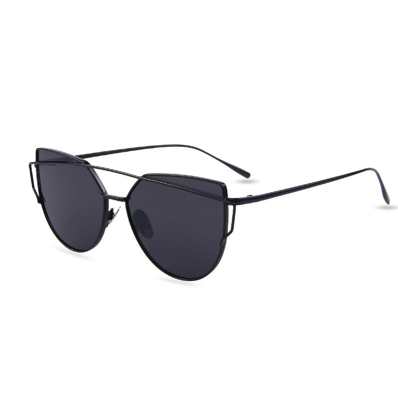Cat-Eye-Sonnenbrille mit flachen Gläsern
