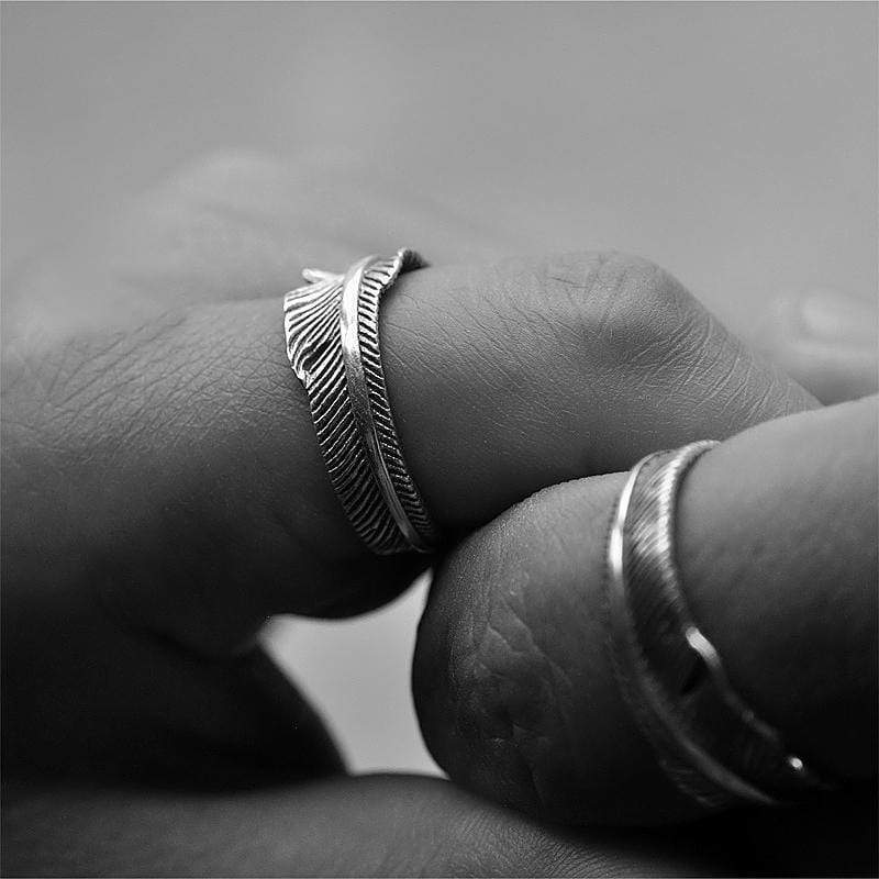 VINTAGE EAGLE FEATHER SILVER RING