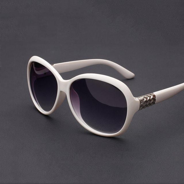 Elegant Women's Oval Sunglasses