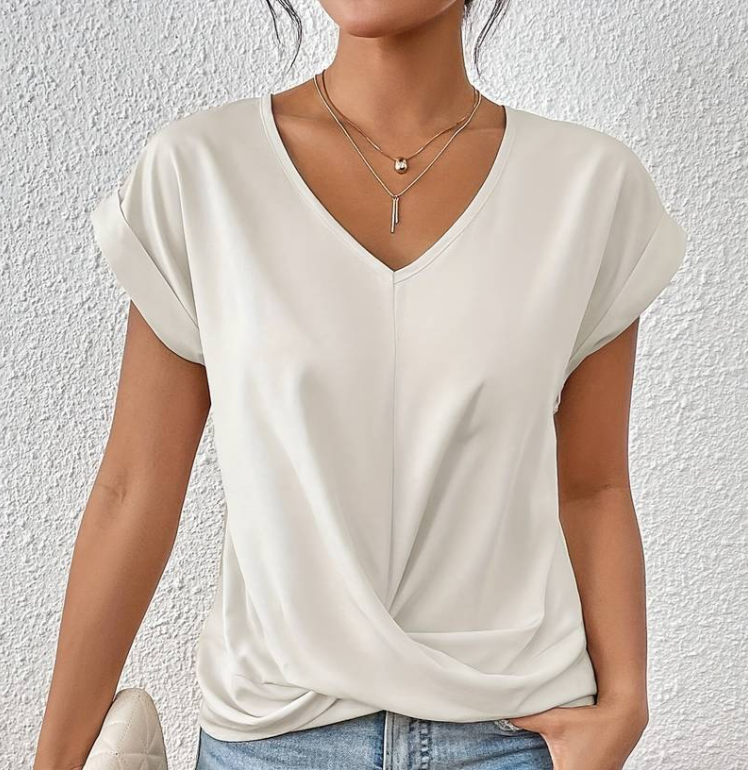 CHARLOTTE - The v-neck top