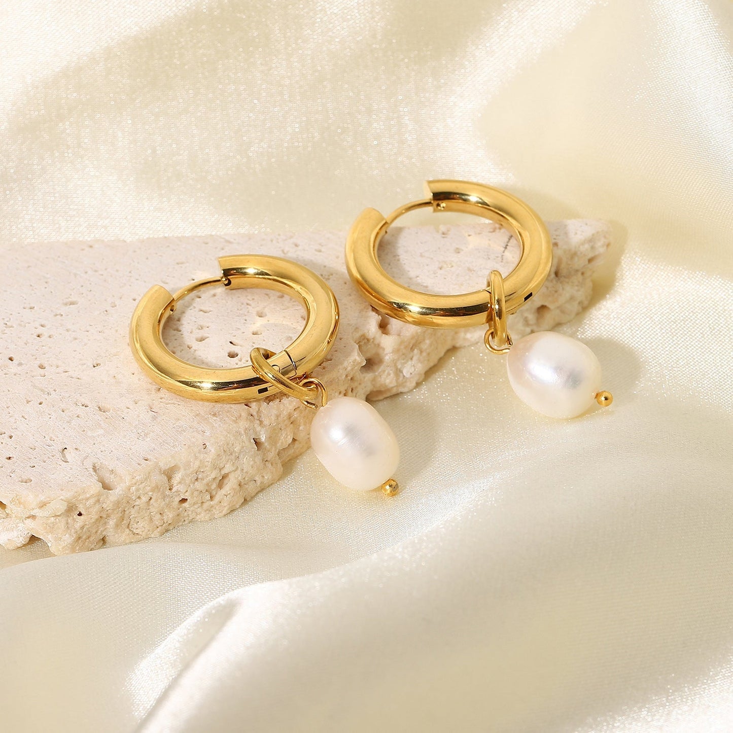 Ada Pearl Earrings