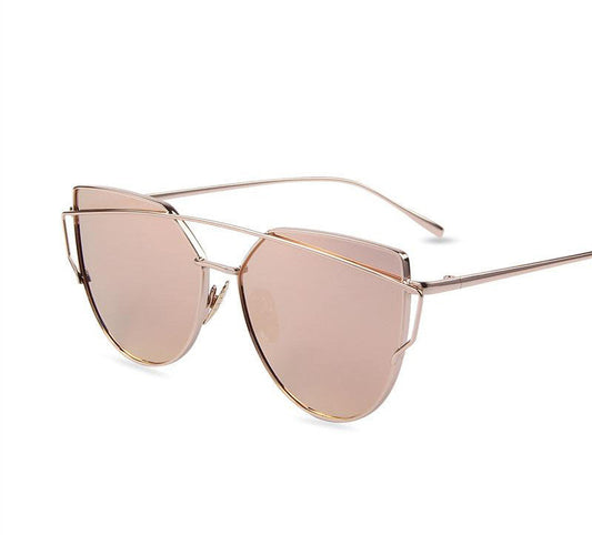 Cat-Eye-Sonnenbrille mit flachen Gläsern