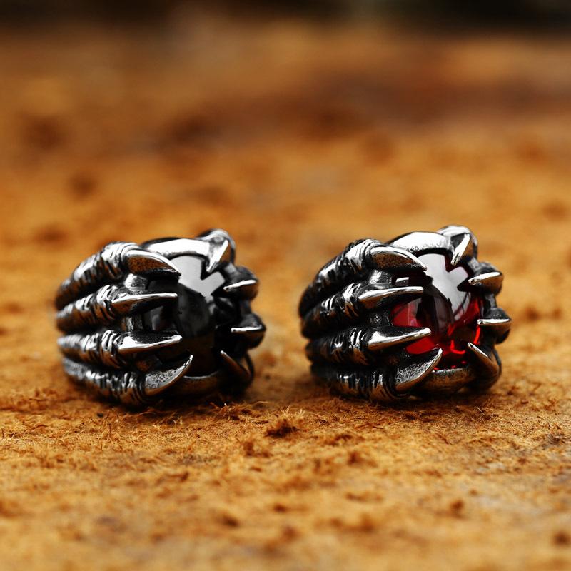 ANILLO VINTAGE DE ACERO INOXIDABLE CON GARRA DE DRAGÓN Y PIEDRAS PRECIOSAS
