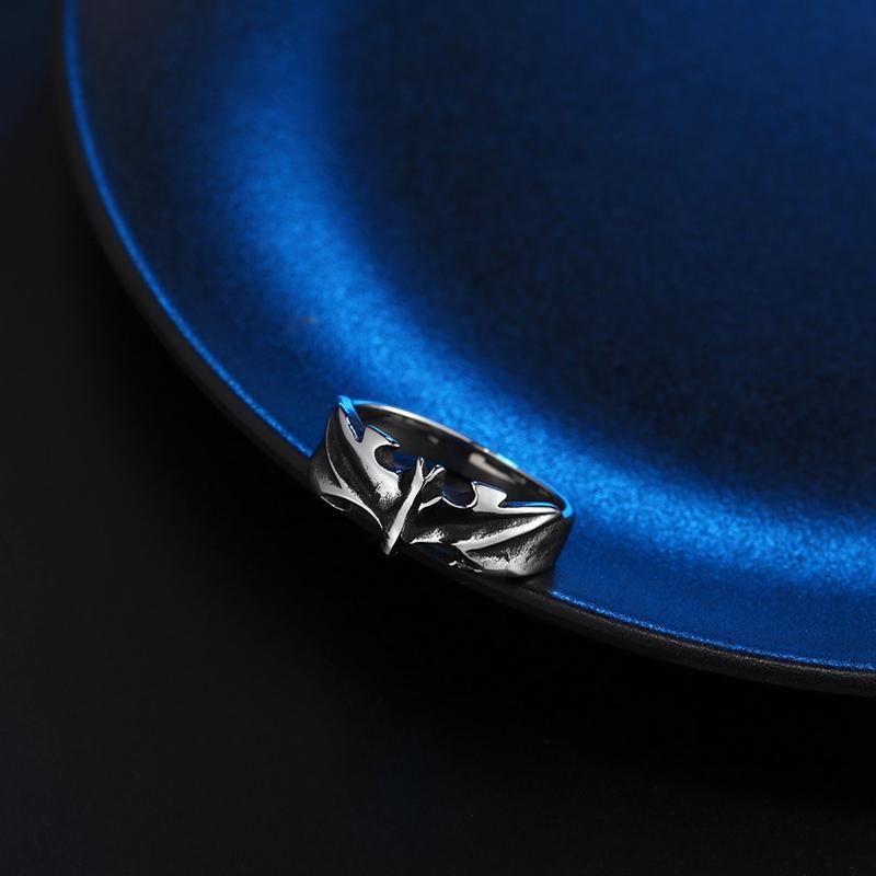 ANILLO VINTAGE GÓTICO CON MURCIÉLAGO